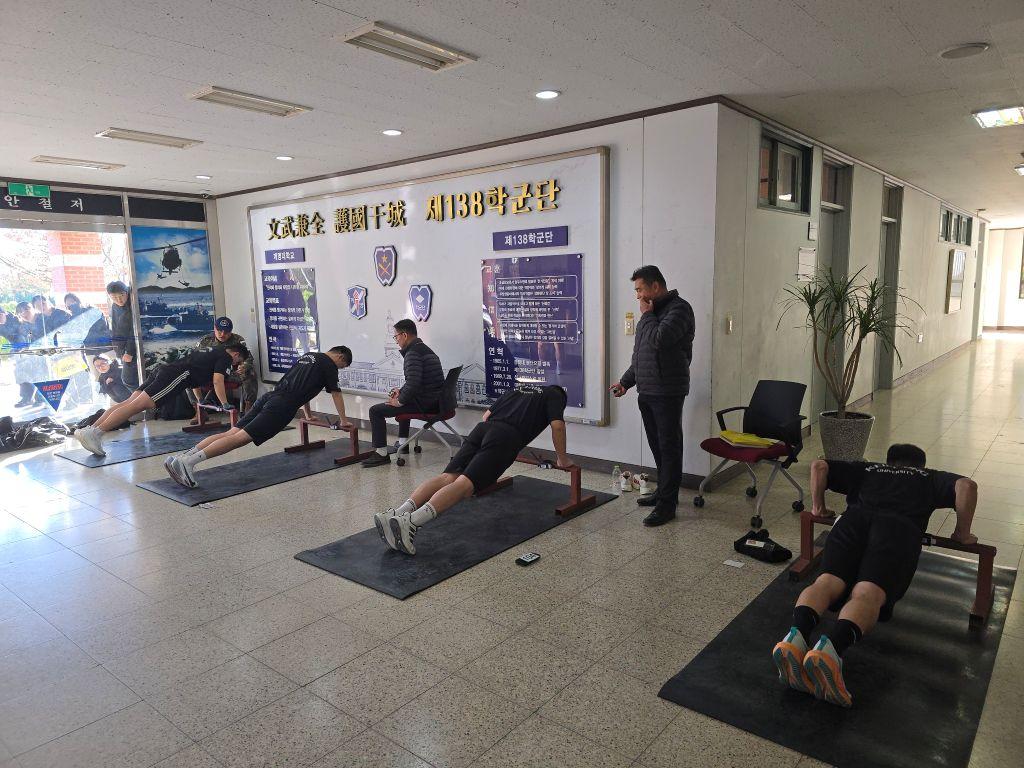 팔굽혀펴기 측정.jpg 첨부 이미지