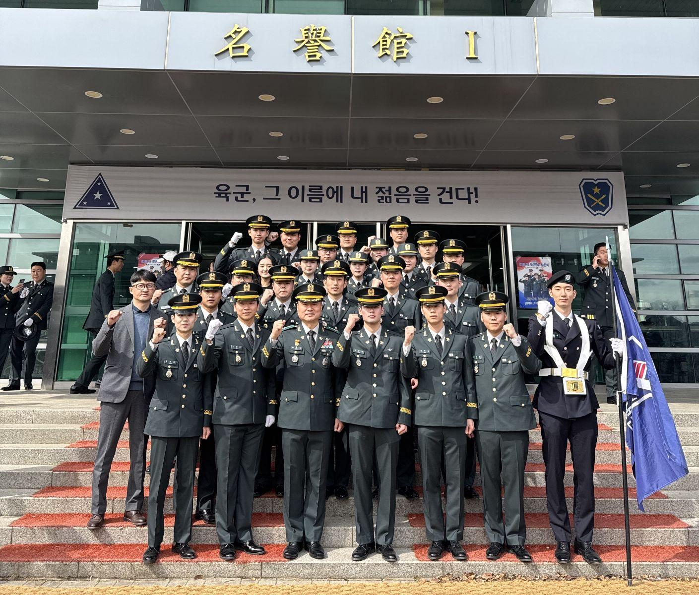 단체사진.jpg 첨부 이미지